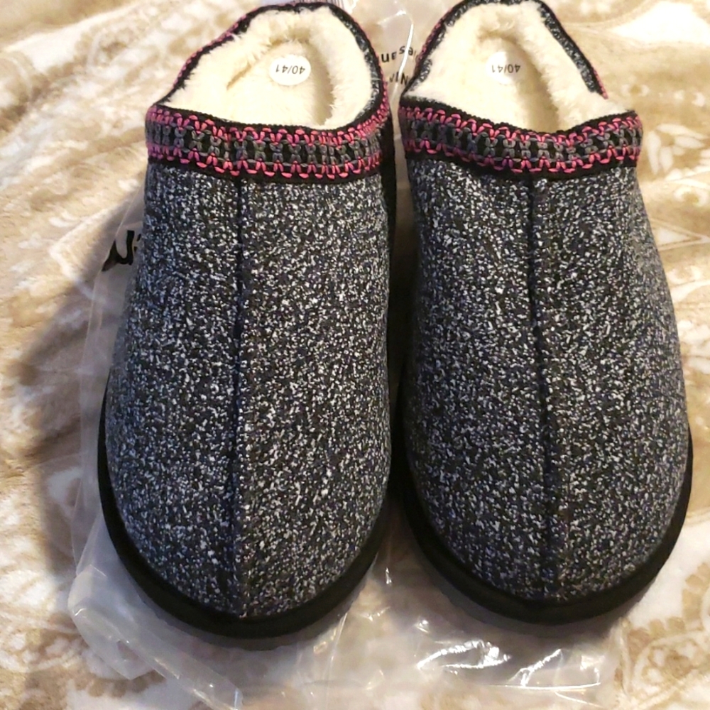 Ladies HomitemHouse Slippers8/10